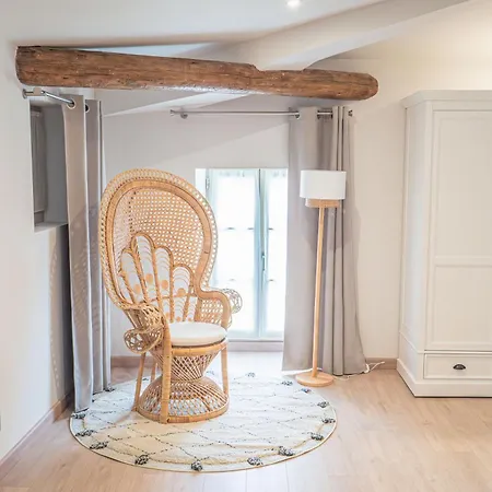 Apartment Chateau Du Parc - Gites Climatises & Spas A Pezenas