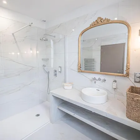 公寓 Chateau Du Parc - Gites Climatises & Spas A Pezenas 佩兹纳斯