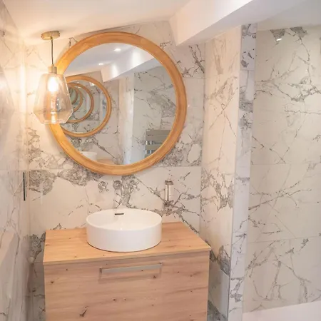 公寓 Chateau Du Parc - Gites Climatises & Spas A Pezenas 佩兹纳斯
