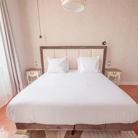 Apartment Chateau Du Parc - Gites Climatises & Spas A Pezenas *