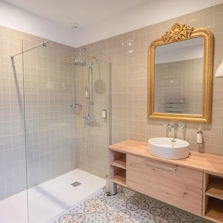公寓 Chateau Du Parc - Gites Climatises & Spas A Pezenas *