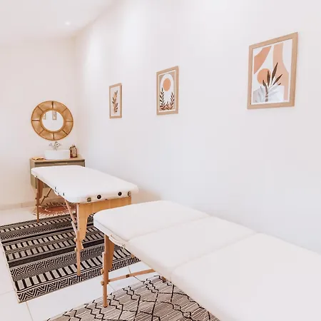 Chateau Du Parc - Gites Climatises & Spas A Pezenas *